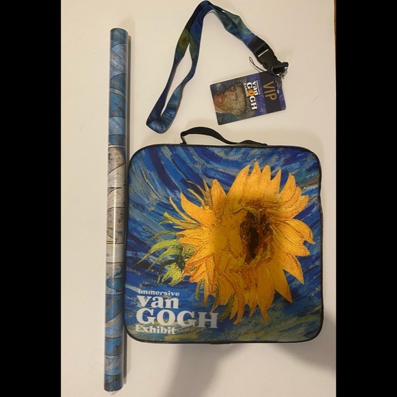 Other - 🌞 Immersive Van Gogh experience VIP LOT - lanyard/cushion/poster - NEW LA 2021